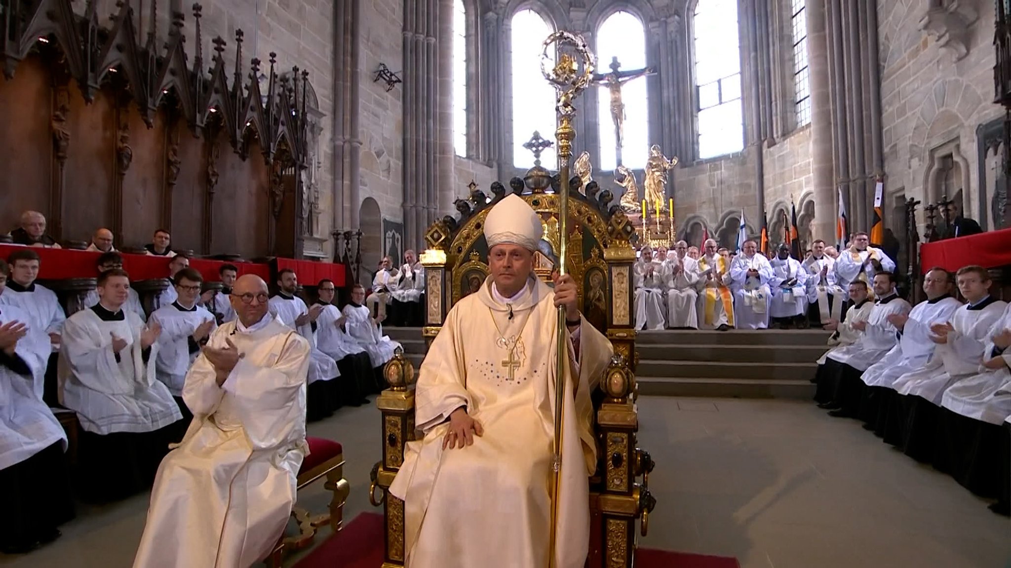 Bei einem Festgottesdienst hat Herwig Gössl sein Amt als Erzbischof von Bamberg angetreten. | Bild: BR Bei einem Festgottesdienst hat Herwig Gössl sein Amt als Erzbischof von Bamberg angetreten.