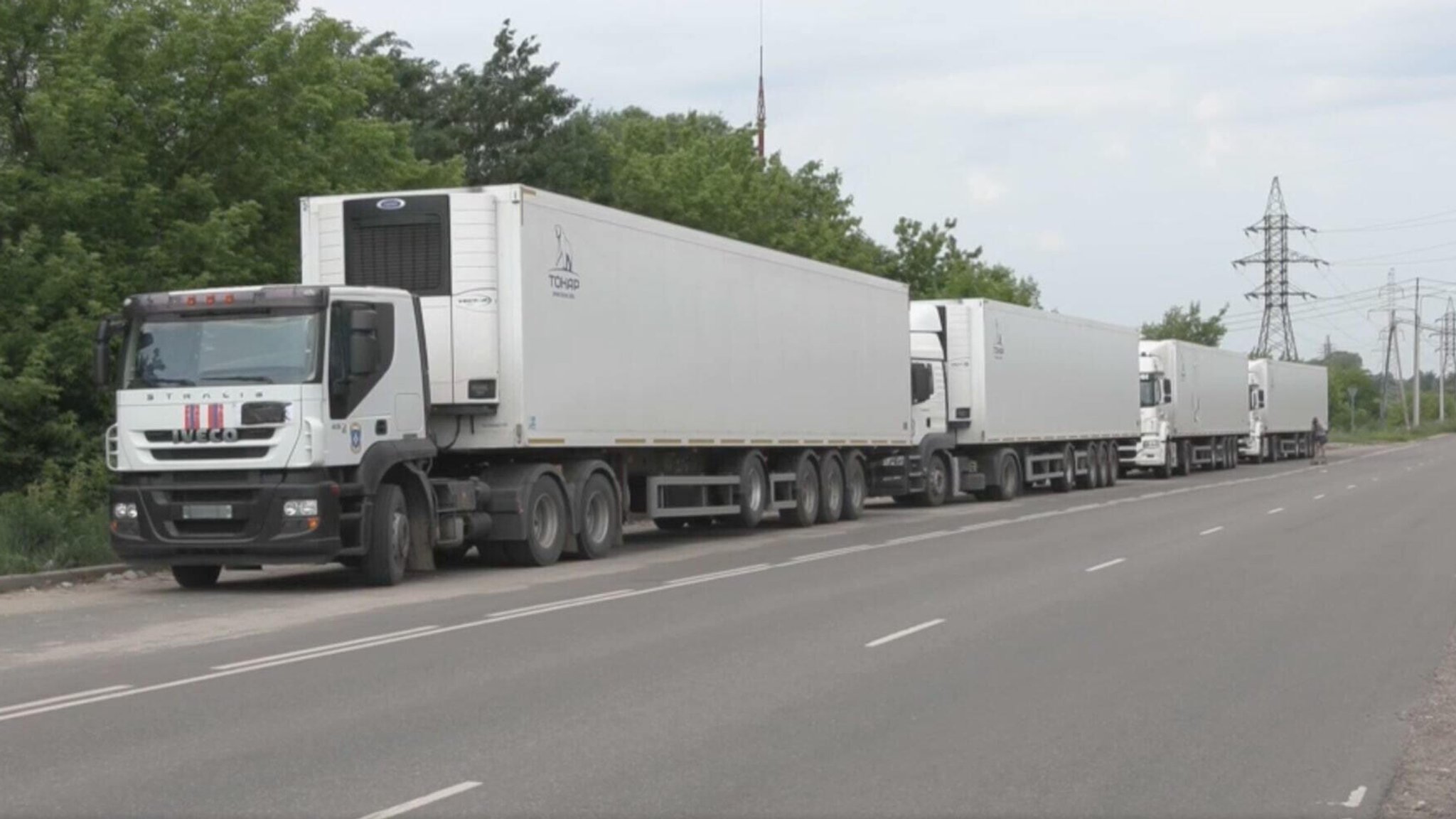 Die Leichen werden in Kühlwägen transportiert (Archivbild)
